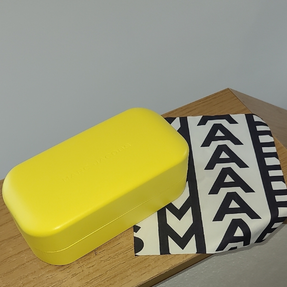 Marc Jacobs | Accessories | New Marc Jacobs Vibrant Yellow Case